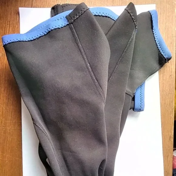 Realon kids size 14 short sleeve wetsuit - Picture 7 of 7